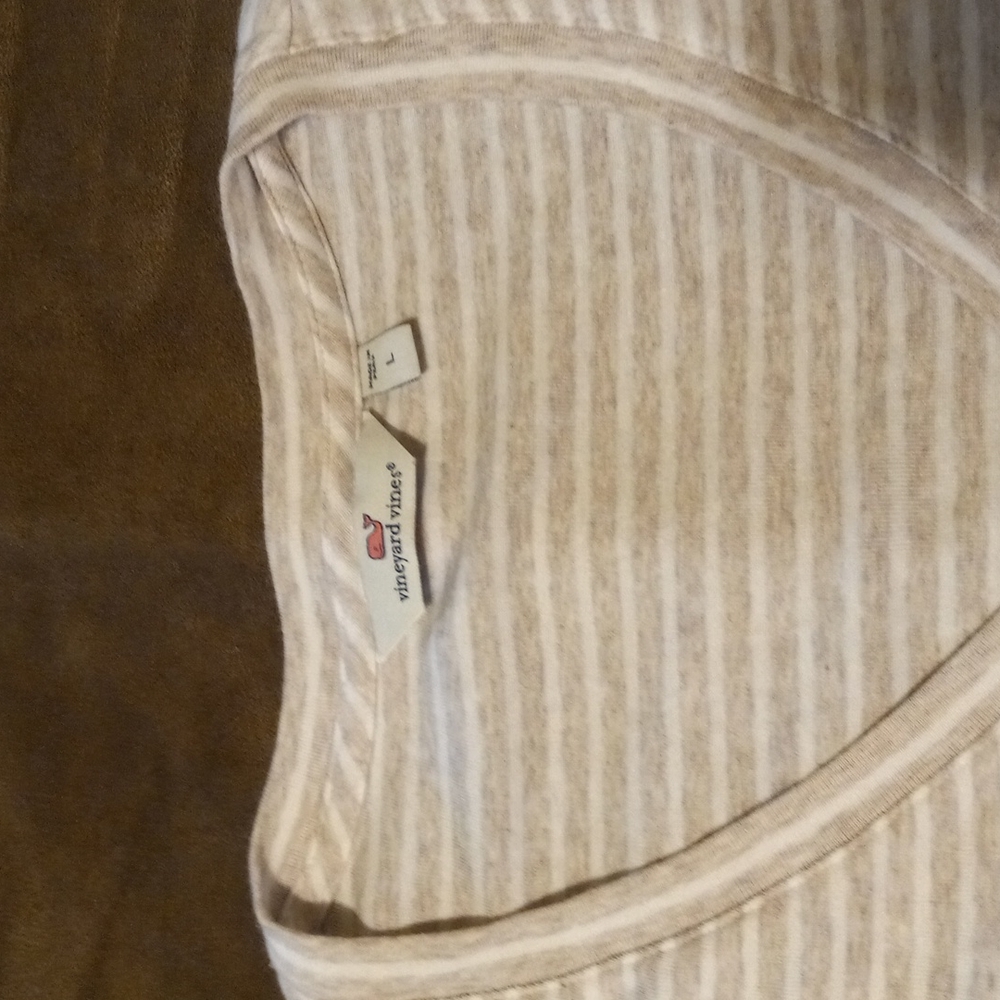 Vineyard Vines V Neck striped T-Shirt
